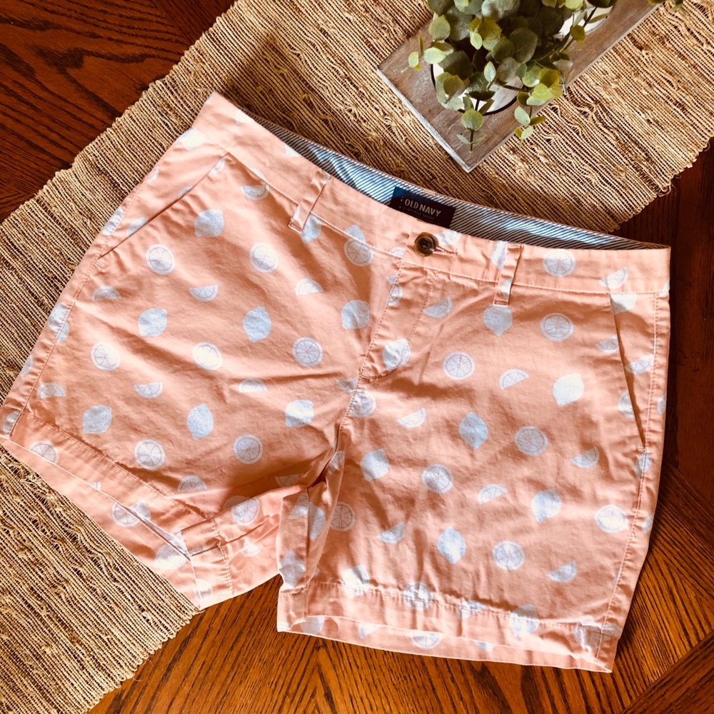 Old Navy Size 6 Peach And White Shorts